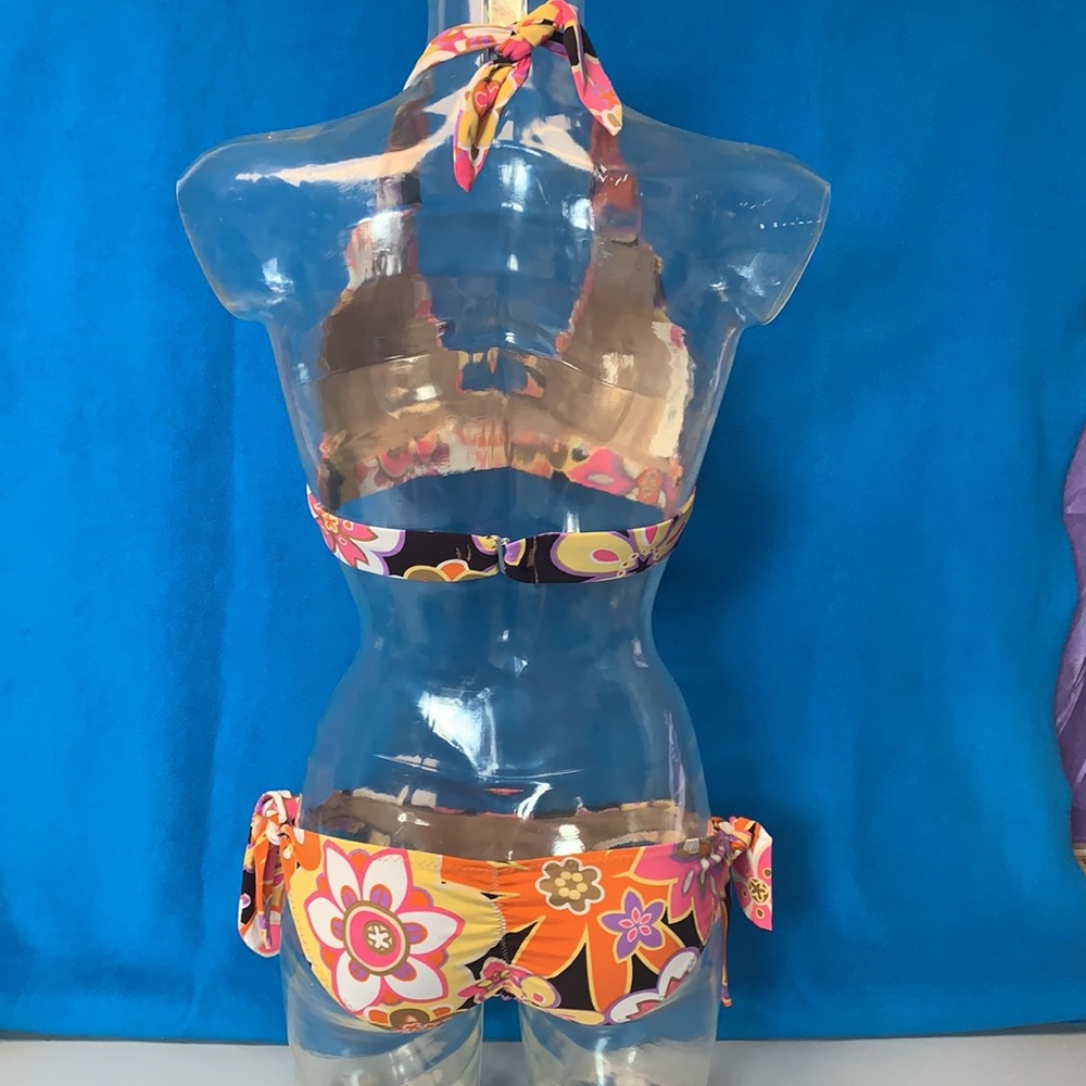 Flower Power Retro Halter Side-Tied Scrunch Bikini - Picture 3 of 11